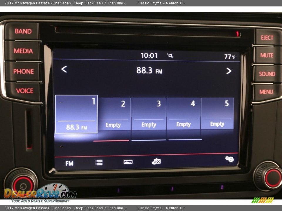 Controls of 2017 Volkswagen Passat R-Line Sedan Photo #11