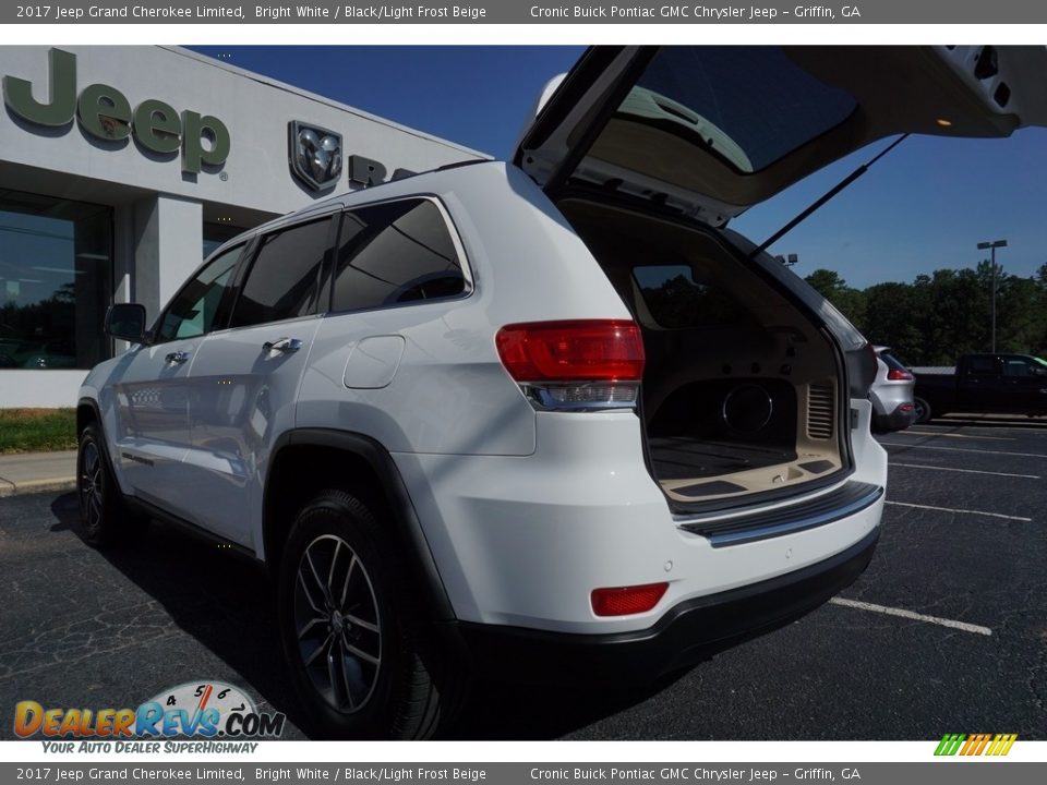 2017 Jeep Grand Cherokee Limited Bright White / Black/Light Frost Beige Photo #17