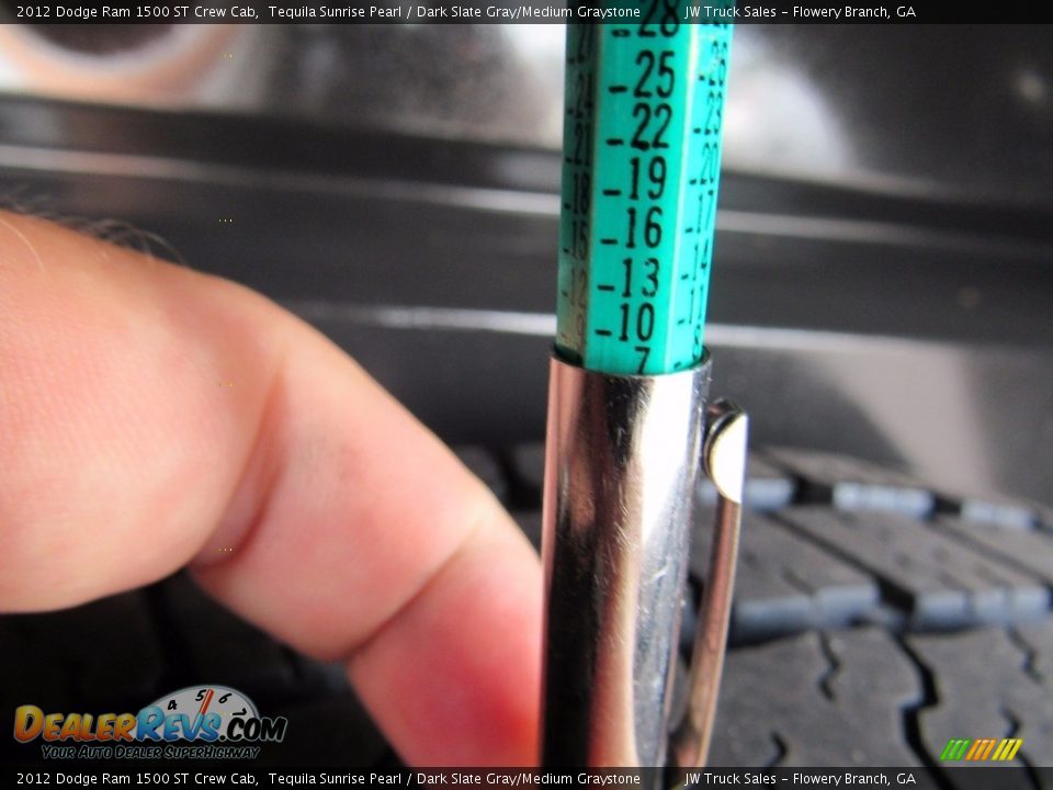 2012 Dodge Ram 1500 ST Crew Cab Tequila Sunrise Pearl / Dark Slate Gray/Medium Graystone Photo #32