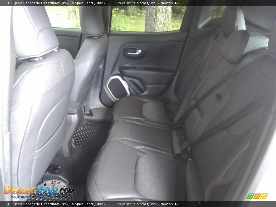 2017 Jeep Renegade Deserthawk 4x4 Mojave Sand / Black Photo #10