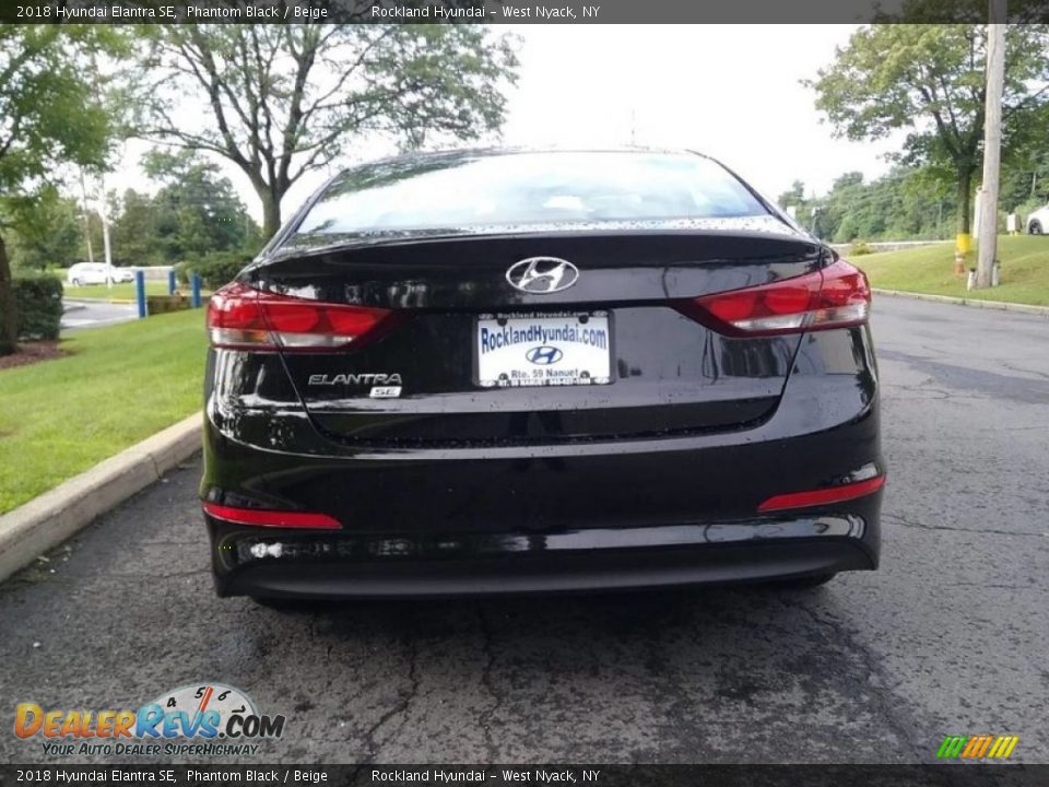 2018 Hyundai Elantra SE Phantom Black / Beige Photo #2