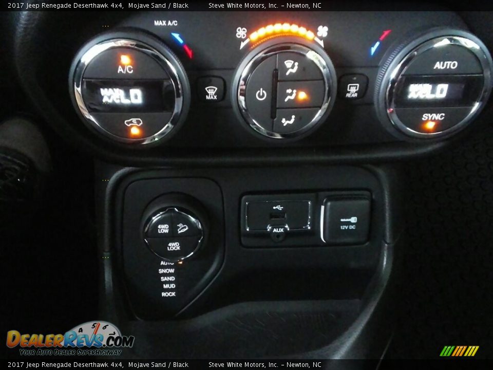 2017 Jeep Renegade Deserthawk 4x4 Mojave Sand / Black Photo #23