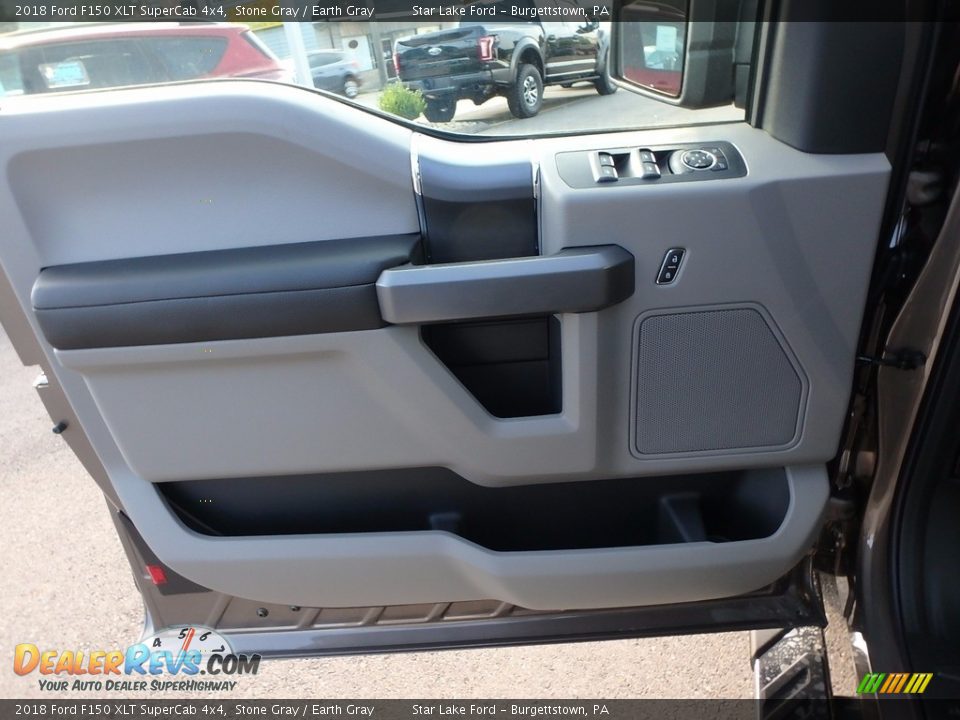 Door Panel of 2018 Ford F150 XLT SuperCab 4x4 Photo #12