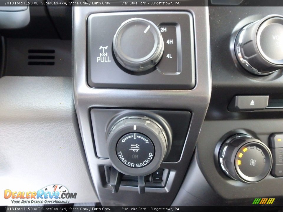 Controls of 2018 Ford F150 XLT SuperCab 4x4 Photo #16