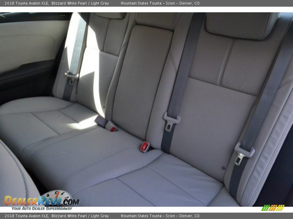 2018 Toyota Avalon XLE Blizzard White Pearl / Light Gray Photo #6