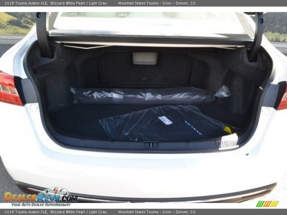 2018 Toyota Avalon XLE Blizzard White Pearl / Light Gray Photo #7