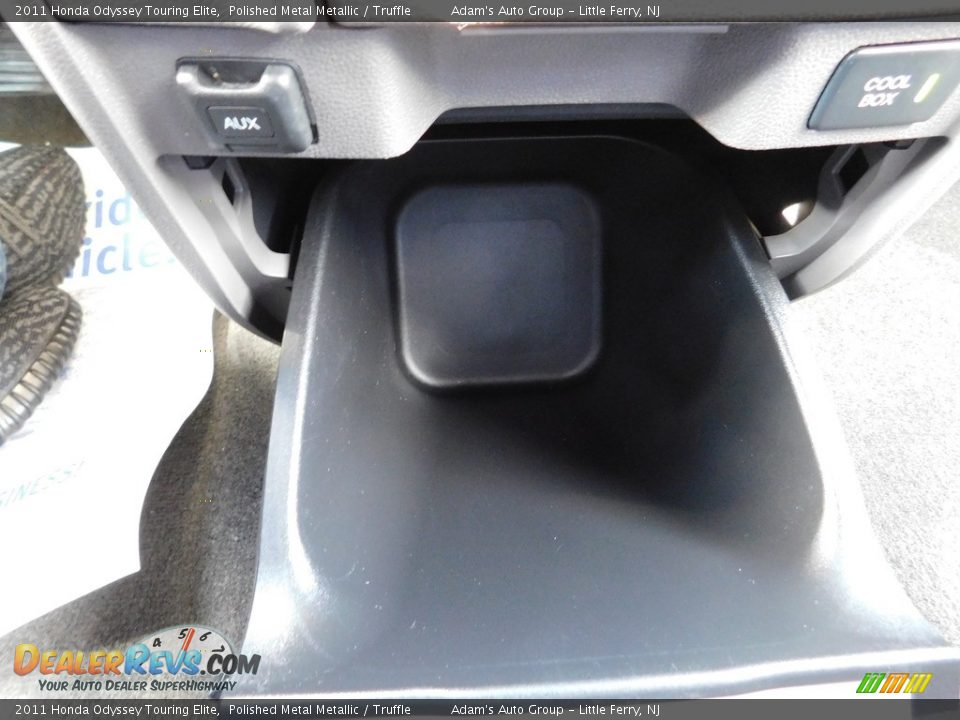 2011 Honda Odyssey Touring Elite Polished Metal Metallic / Truffle Photo #33