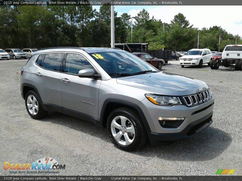 Front 3/4 View of 2018 Jeep Compass Latitude Photo #7