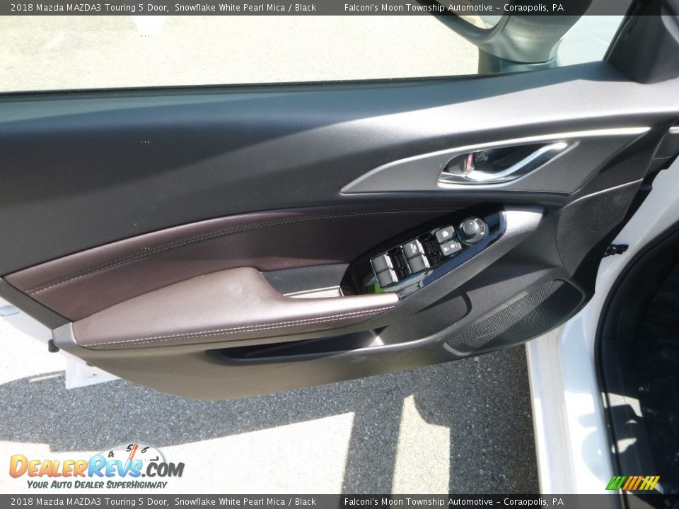 2018 Mazda MAZDA3 Touring 5 Door Snowflake White Pearl Mica / Black Photo #11