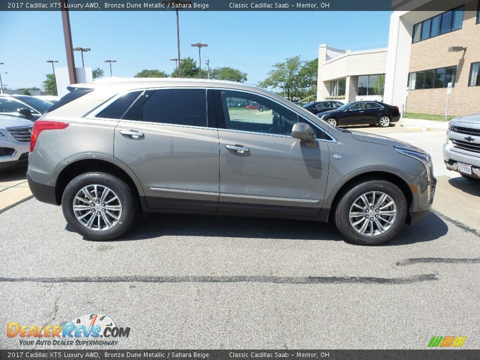 2017 Cadillac XT5 Luxury AWD Bronze Dune Metallic / Sahara Beige Photo #2