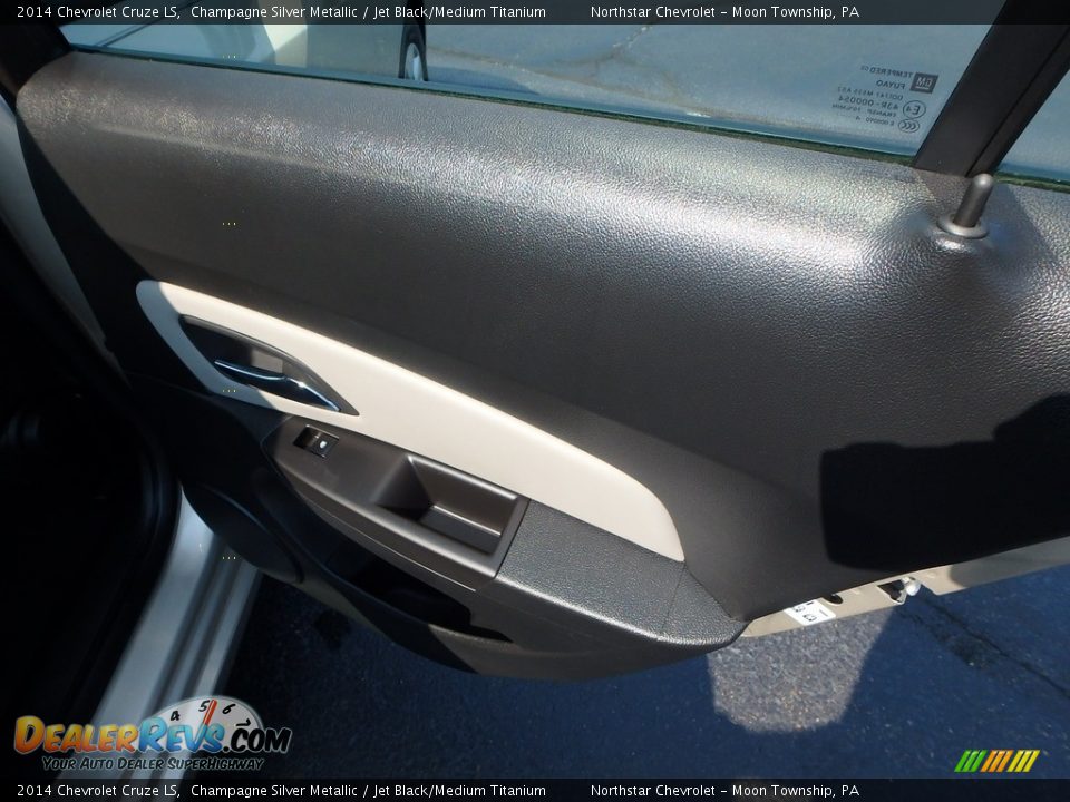 2014 Chevrolet Cruze LS Champagne Silver Metallic / Jet Black/Medium Titanium Photo #19