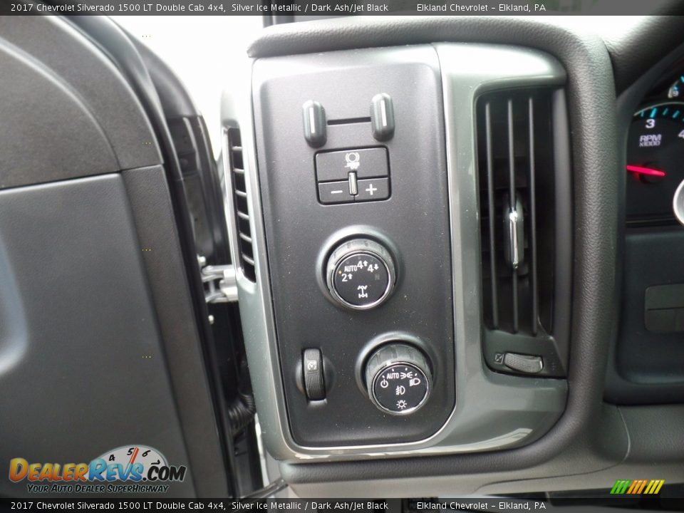 2017 Chevrolet Silverado 1500 LT Double Cab 4x4 Silver Ice Metallic / Dark Ash/Jet Black Photo #23