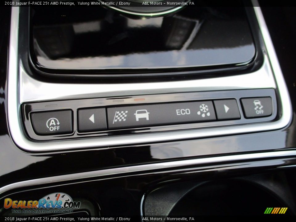 2018 Jaguar F-PACE 25t AWD Prestige Yulong White Metallic / Ebony Photo #18