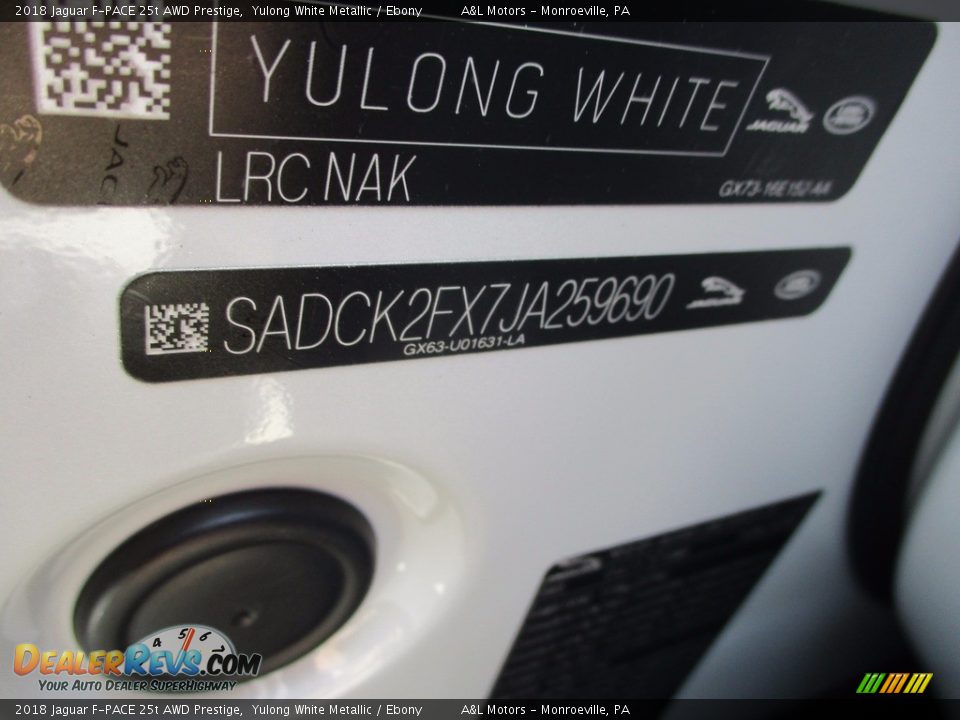 2018 Jaguar F-PACE 25t AWD Prestige Yulong White Metallic / Ebony Photo #19