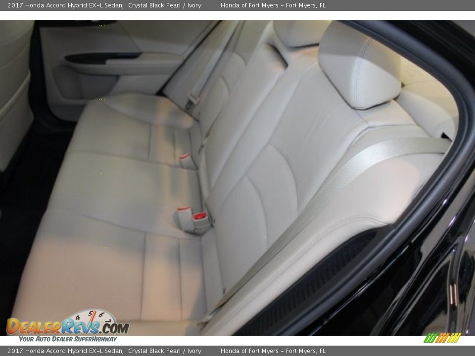 2017 Honda Accord Hybrid EX-L Sedan Crystal Black Pearl / Ivory Photo #26