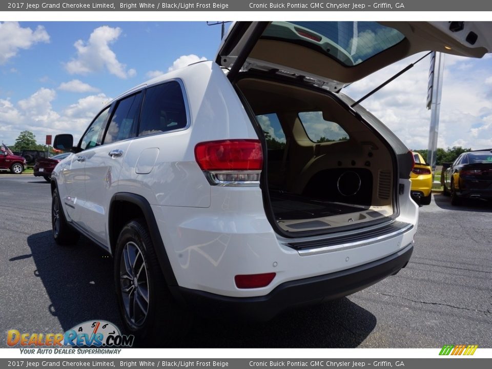 2017 Jeep Grand Cherokee Limited Bright White / Black/Light Frost Beige Photo #16