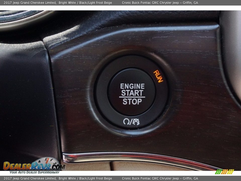 2017 Jeep Grand Cherokee Limited Bright White / Black/Light Frost Beige Photo #24