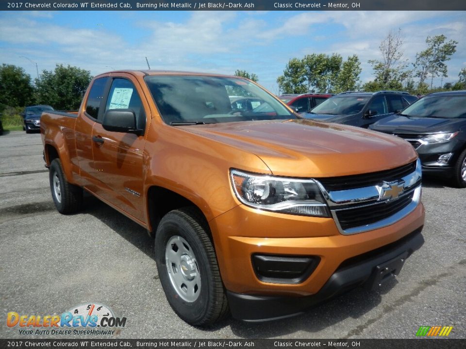 Front 3/4 View of 2017 Chevrolet Colorado WT Extended Cab Photo #3