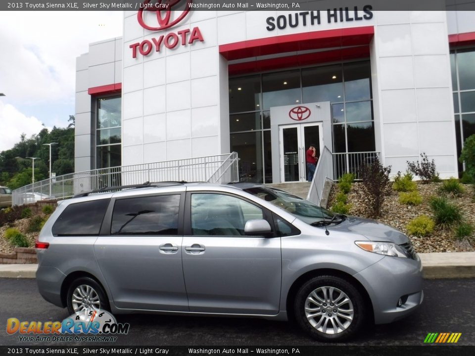 2013 Toyota Sienna XLE Silver Sky Metallic / Light Gray Photo #2