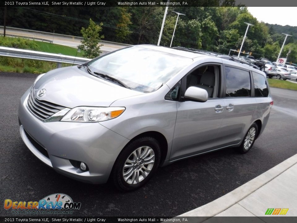 2013 Toyota Sienna XLE Silver Sky Metallic / Light Gray Photo #6