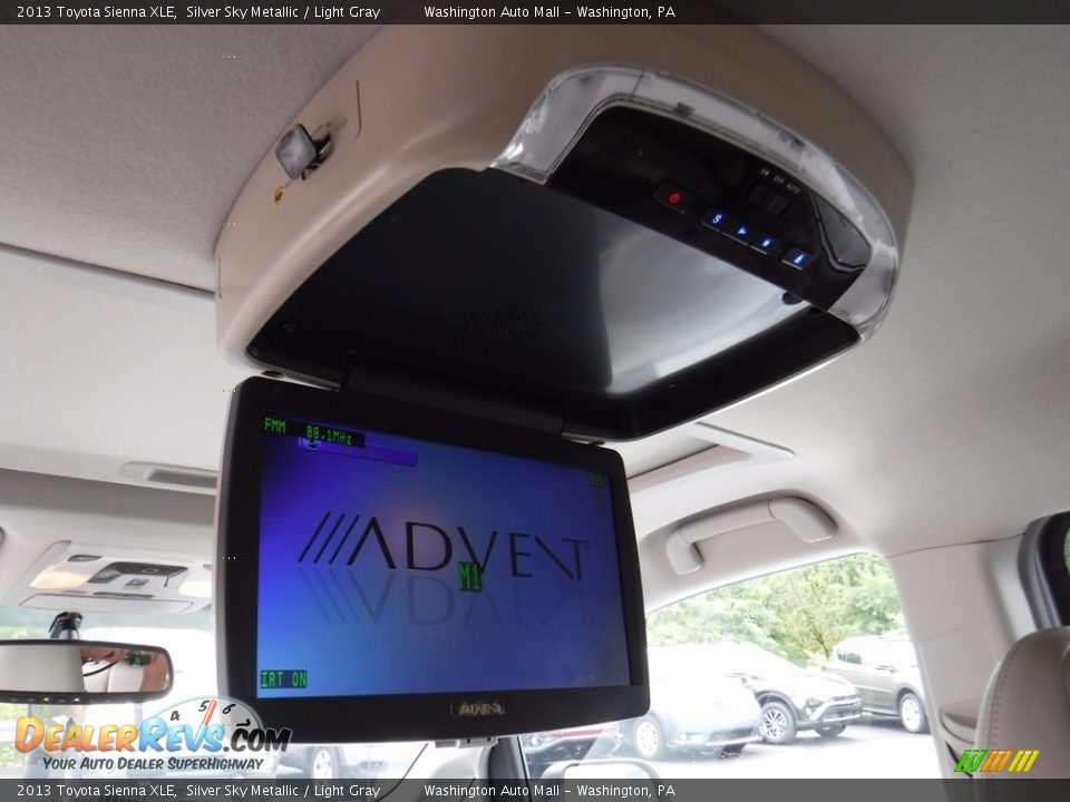 2013 Toyota Sienna XLE Silver Sky Metallic / Light Gray Photo #10