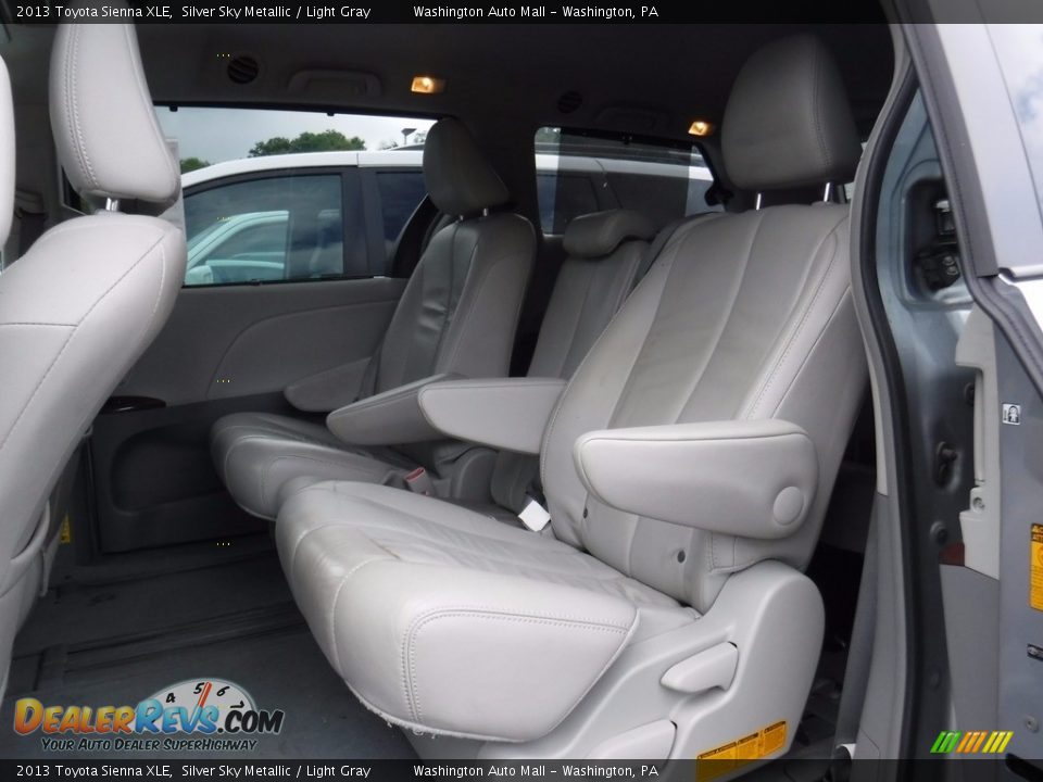 2013 Toyota Sienna XLE Silver Sky Metallic / Light Gray Photo #19