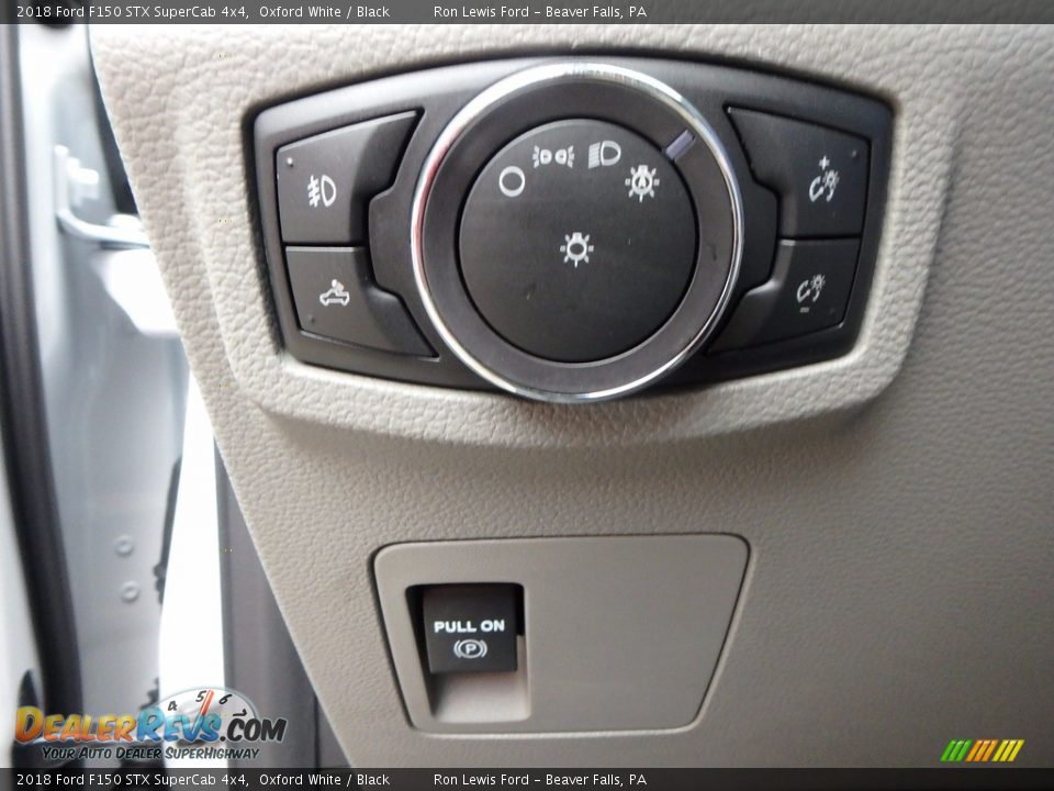 Controls of 2018 Ford F150 STX SuperCab 4x4 Photo #15
