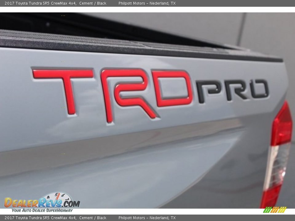 2017 Toyota Tundra SR5 CrewMax 4x4 Cement / Black Photo #9