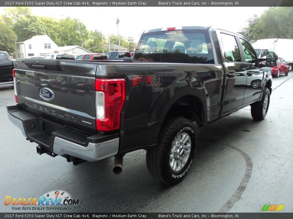 2017 Ford F250 Super Duty XLT Crew Cab 4x4 Magnetic / Medium Earth Gray Photo #4