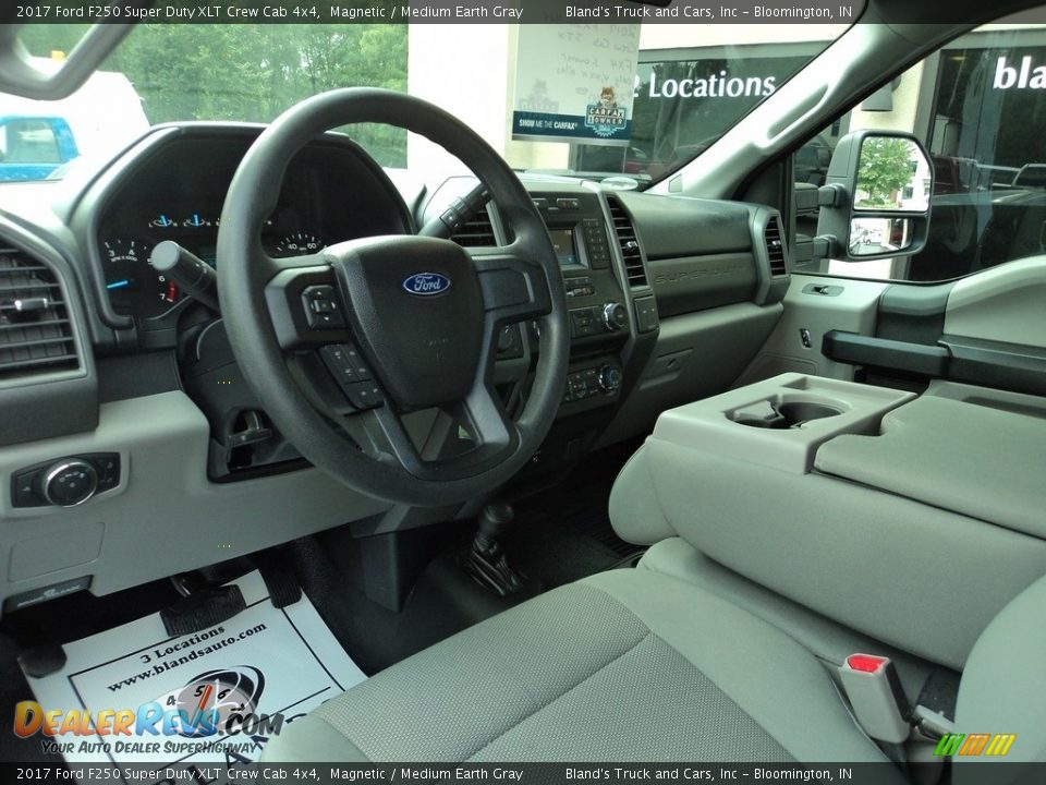 2017 Ford F250 Super Duty XLT Crew Cab 4x4 Magnetic / Medium Earth Gray Photo #6