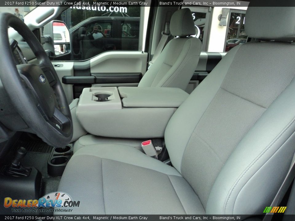 2017 Ford F250 Super Duty XLT Crew Cab 4x4 Magnetic / Medium Earth Gray Photo #7