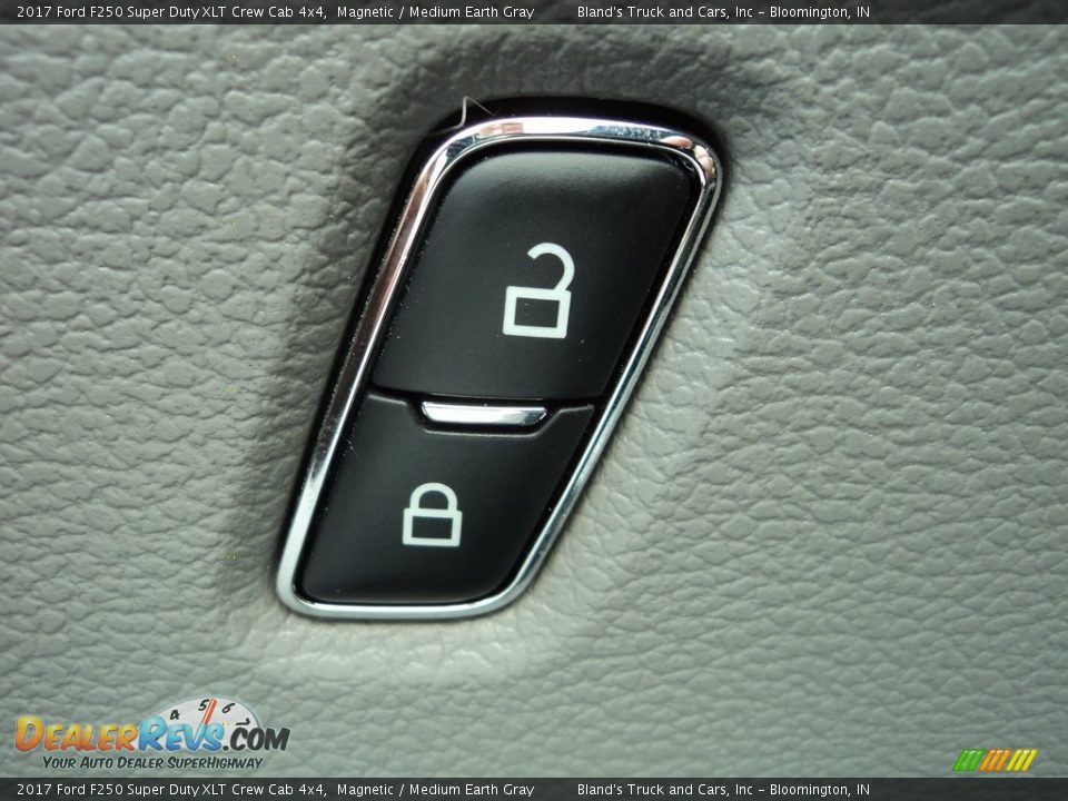 2017 Ford F250 Super Duty XLT Crew Cab 4x4 Magnetic / Medium Earth Gray Photo #11