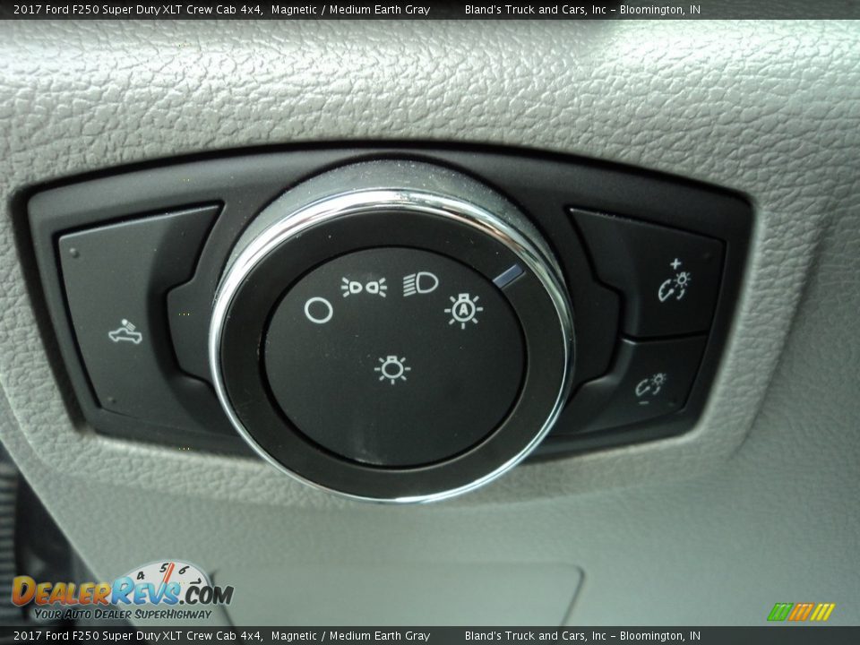 2017 Ford F250 Super Duty XLT Crew Cab 4x4 Magnetic / Medium Earth Gray Photo #12