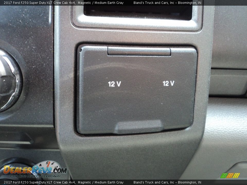 2017 Ford F250 Super Duty XLT Crew Cab 4x4 Magnetic / Medium Earth Gray Photo #25