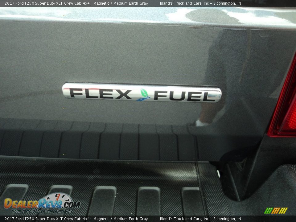 2017 Ford F250 Super Duty XLT Crew Cab 4x4 Magnetic / Medium Earth Gray Photo #29