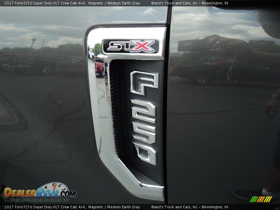 2017 Ford F250 Super Duty XLT Crew Cab 4x4 Magnetic / Medium Earth Gray Photo #34