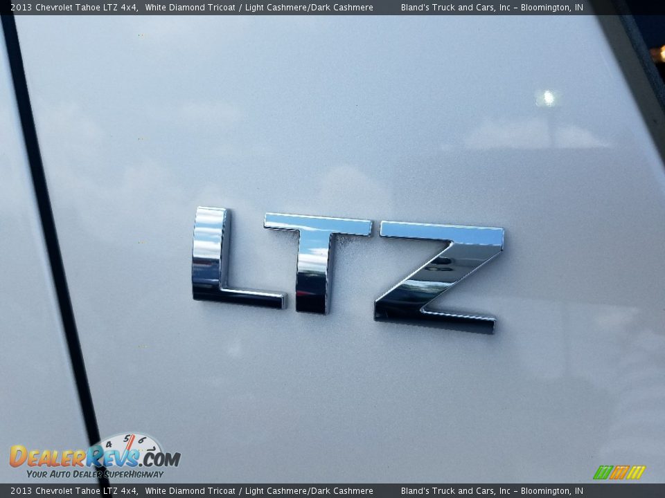 2013 Chevrolet Tahoe LTZ 4x4 White Diamond Tricoat / Light Cashmere/Dark Cashmere Photo #2