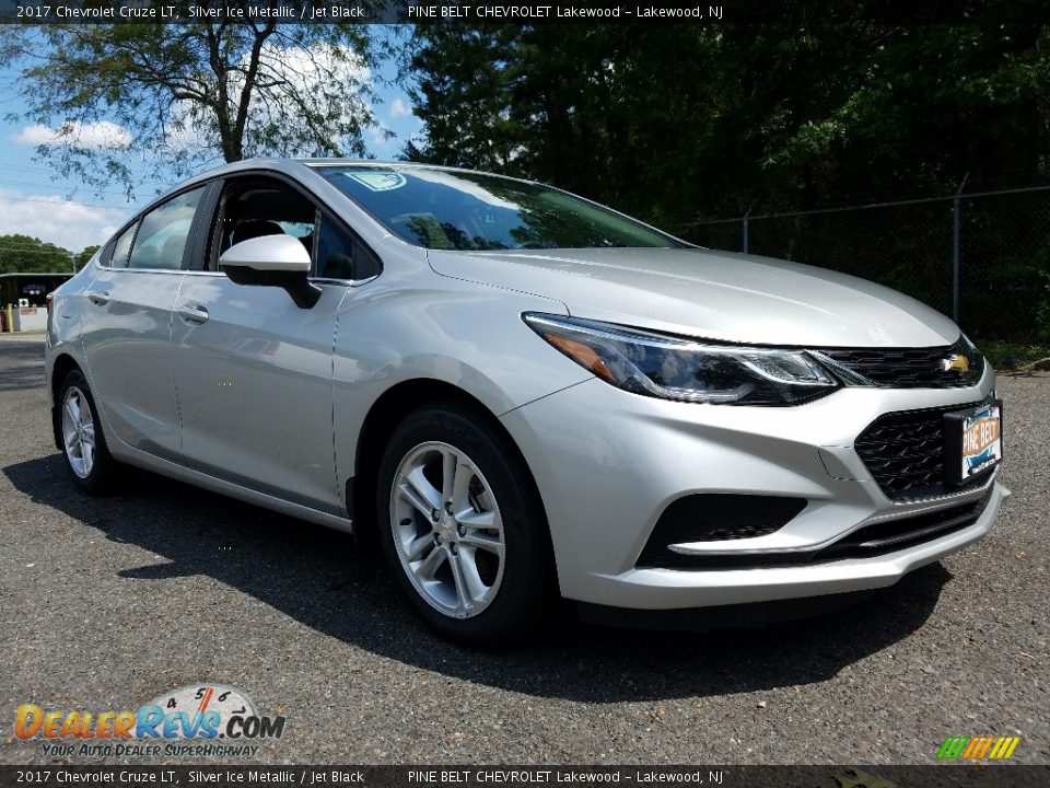 2017 Chevrolet Cruze LT Silver Ice Metallic / Jet Black Photo #1