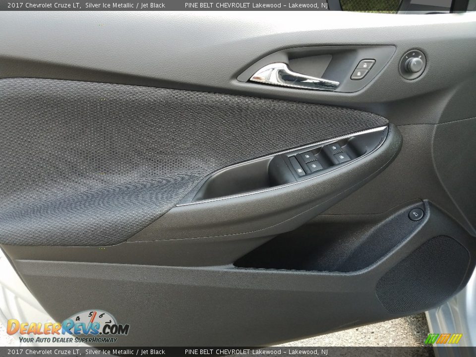 2017 Chevrolet Cruze LT Silver Ice Metallic / Jet Black Photo #6