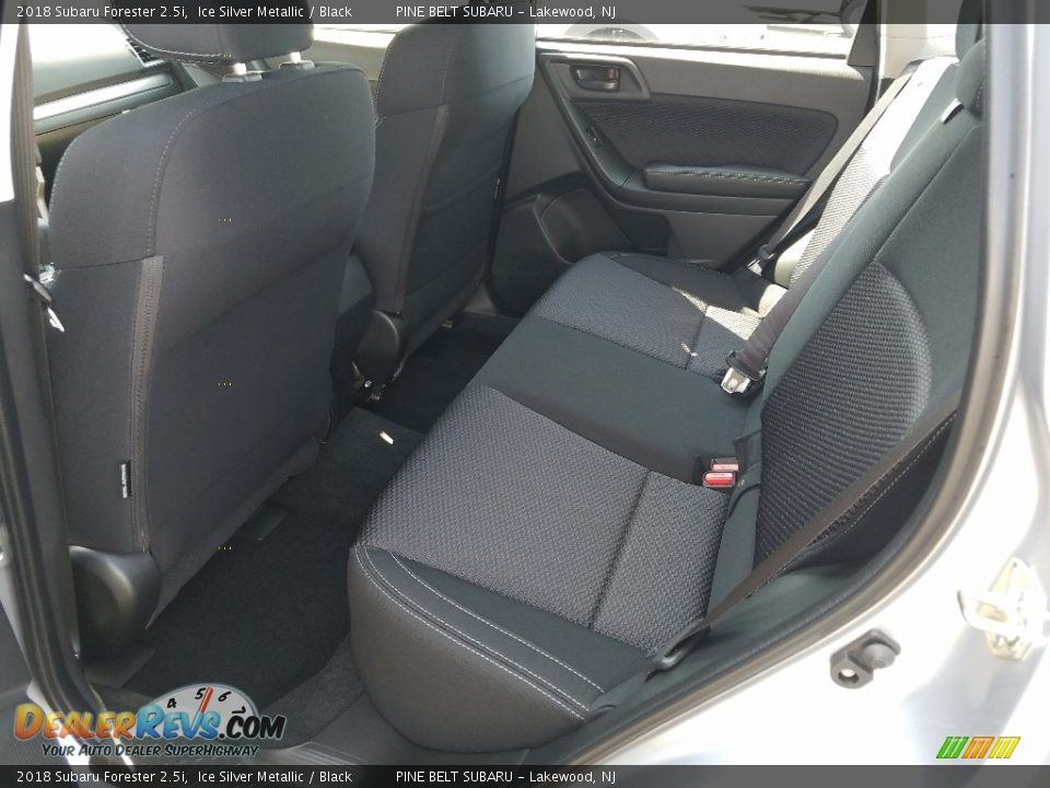 2018 Subaru Forester 2.5i Ice Silver Metallic / Black Photo #8