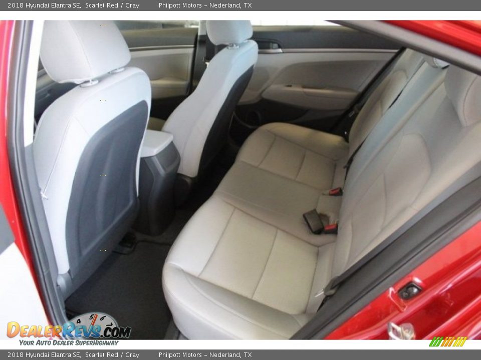 2018 Hyundai Elantra SE Scarlet Red / Gray Photo #18