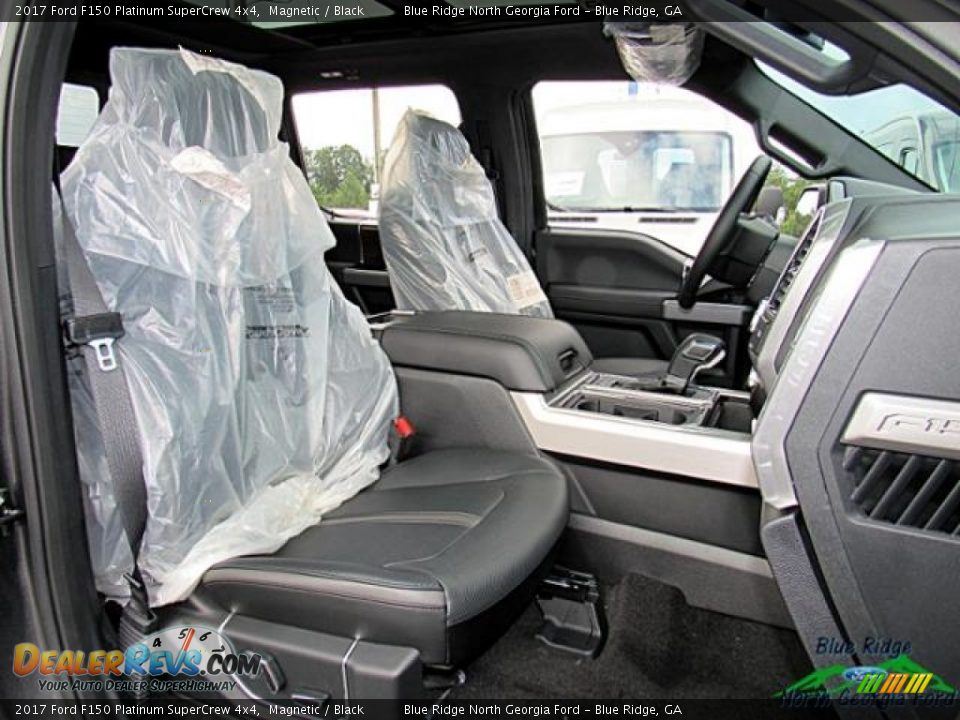 2017 Ford F150 Platinum SuperCrew 4x4 Magnetic / Black Photo #11
