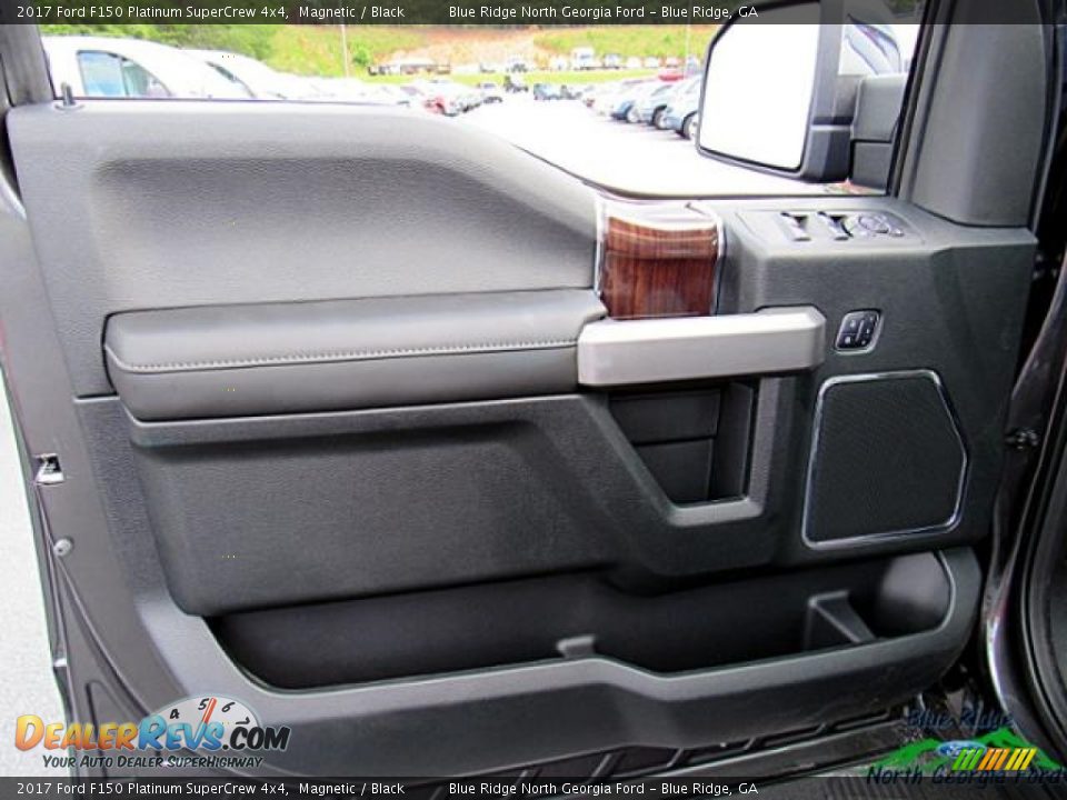 2017 Ford F150 Platinum SuperCrew 4x4 Magnetic / Black Photo #30