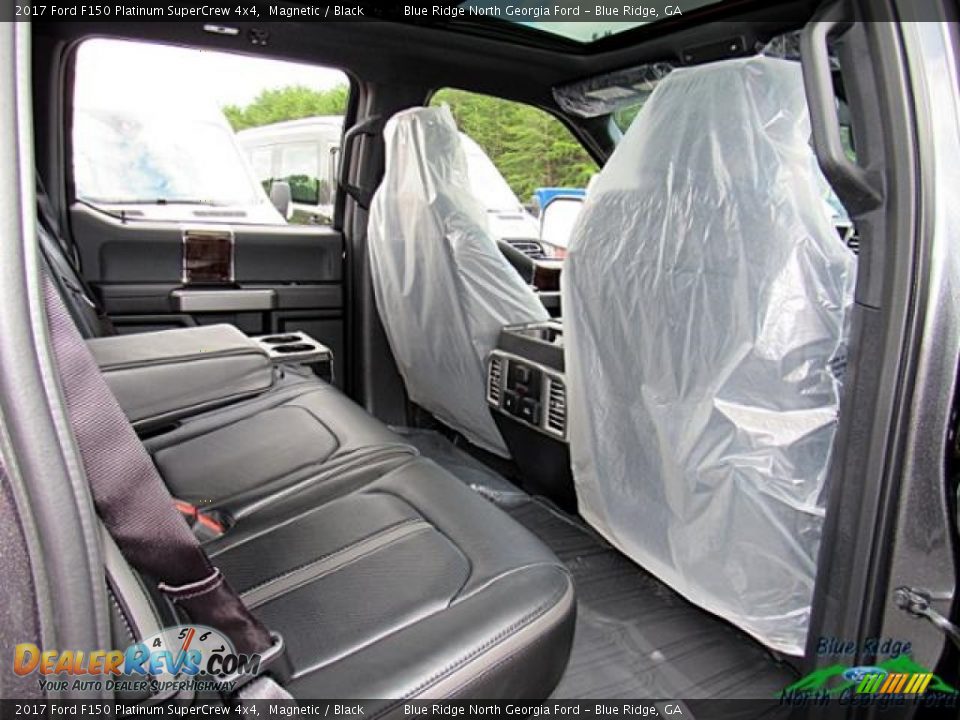 2017 Ford F150 Platinum SuperCrew 4x4 Magnetic / Black Photo #34
