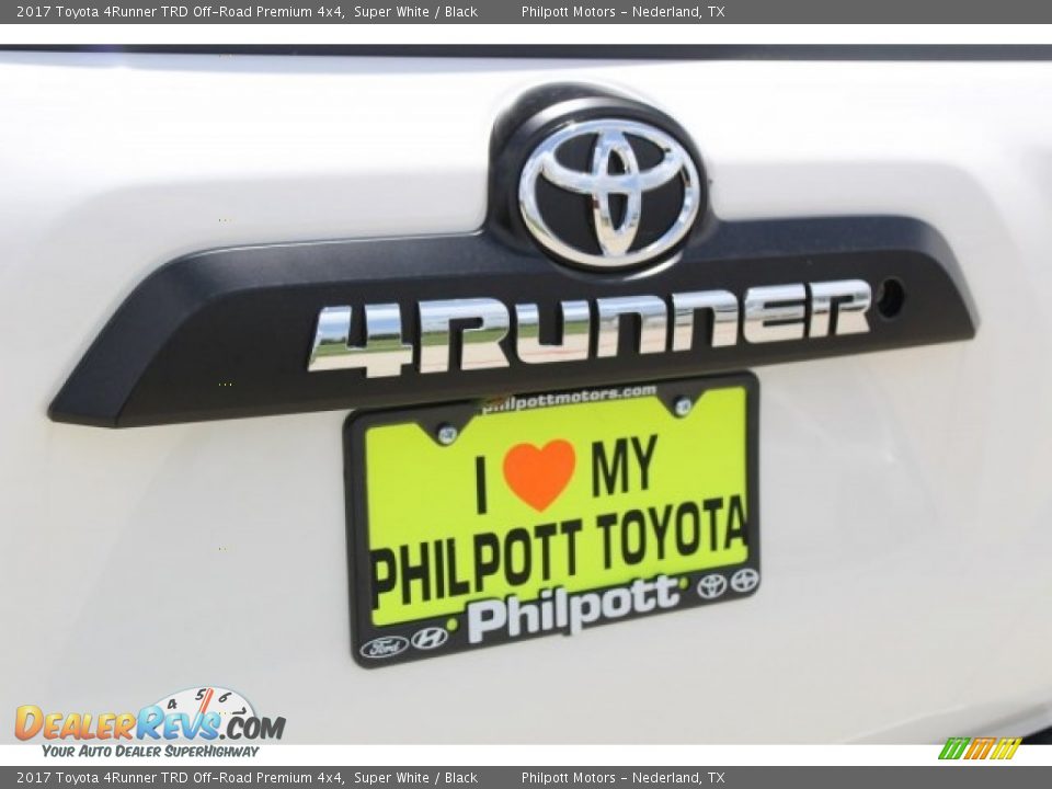 2017 Toyota 4Runner TRD Off-Road Premium 4x4 Super White / Black Photo #8