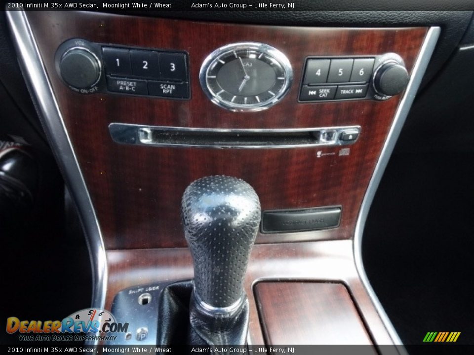 2010 Infiniti M 35x AWD Sedan Moonlight White / Wheat Photo #29