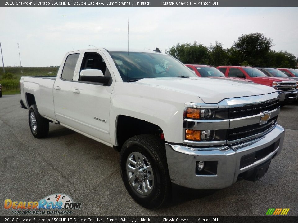 Front 3/4 View of 2018 Chevrolet Silverado 2500HD LT Double Cab 4x4 Photo #3
