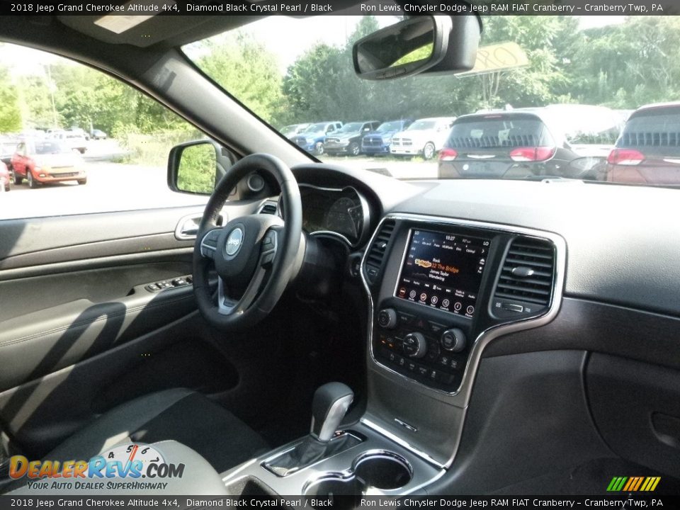 2018 Jeep Grand Cherokee Altitude 4x4 Diamond Black Crystal Pearl / Black Photo #11