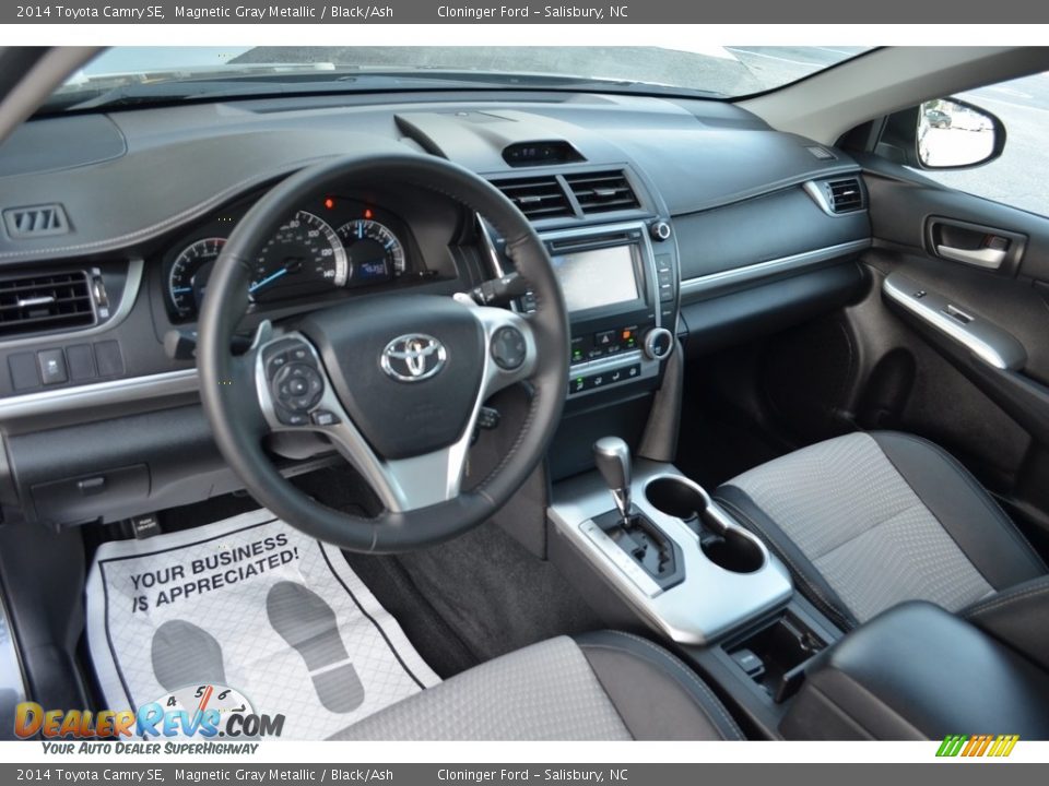 2014 Toyota Camry SE Magnetic Gray Metallic / Black/Ash Photo #11