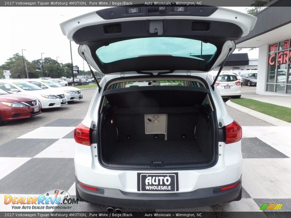 2017 Volkswagen Tiguan Wolfsburg 4MOTION Pure White / Beige/Black Photo #5